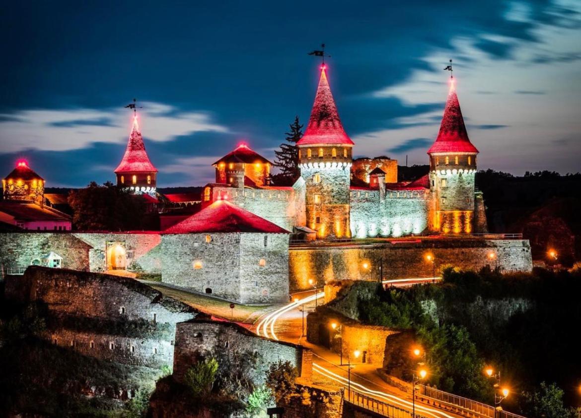 Центр Міста Апартаменты Kamianets-Podilskyi Exterior photo