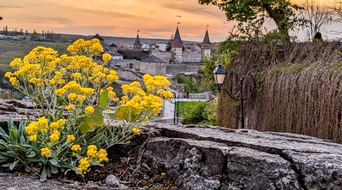 Центр Міста Апартаменты Kamianets-Podilskyi Exterior photo